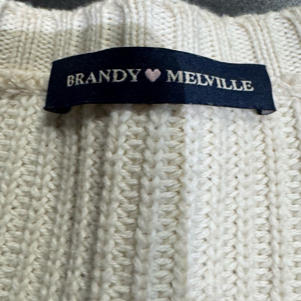 Brandy Melville cardigan - Picture 3 of 3